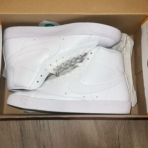 Nike Blazers Mid